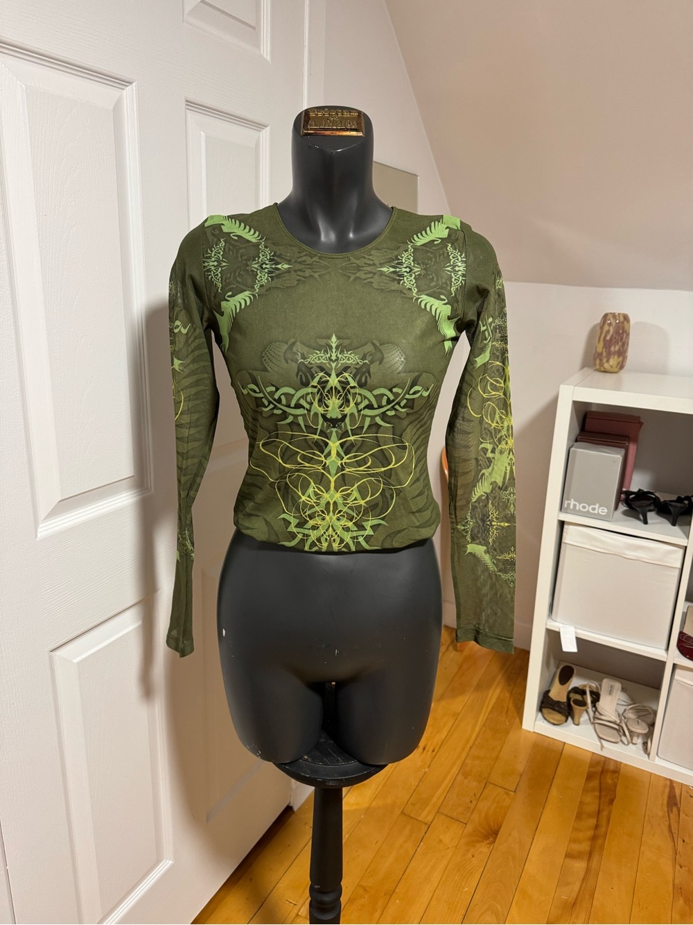 Olive Green Long Sleeve Graphic Crop Top